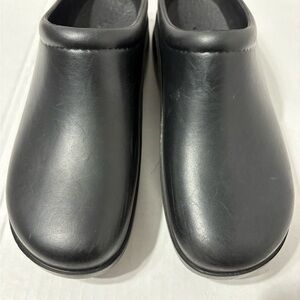 Klogs Slip Resistant, Non‎ Marking Black Slip-On Clogs. Work Shoes. Rubber. W-8